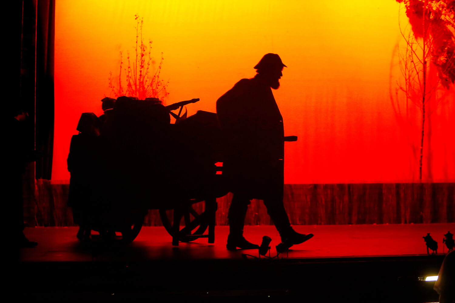 Fiddler-on-the-Roof-_0001s_0007_Layer 36