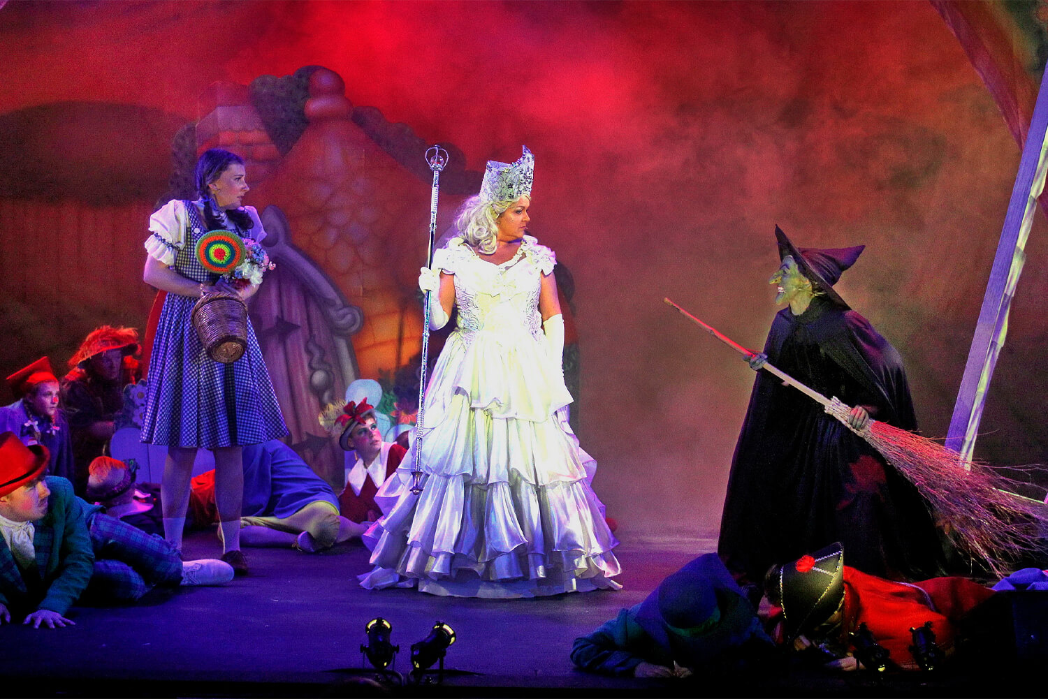 The-Wizard-Of-Oz_0002s_0002_Layer 18